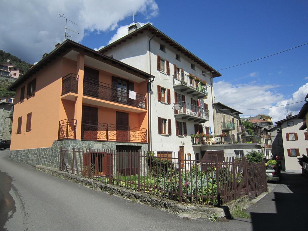 Casa Giuliana Apartment Teglio Phòng bức ảnh